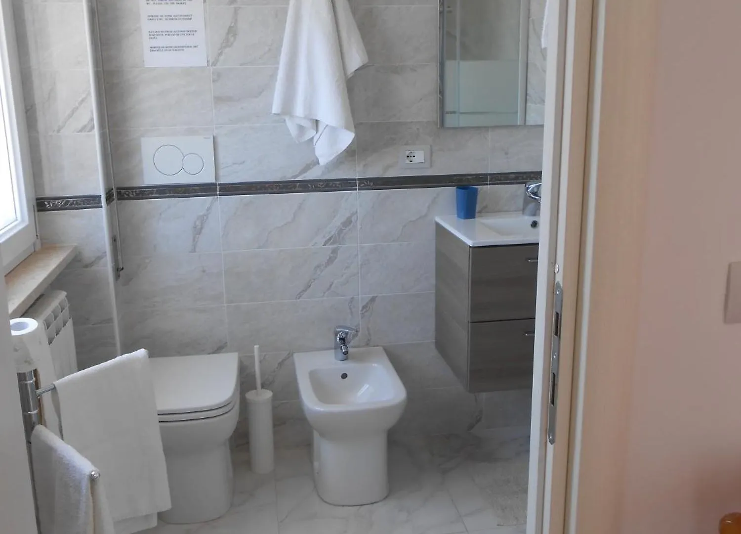 시라쿠사 Amuni' B&B 0*,