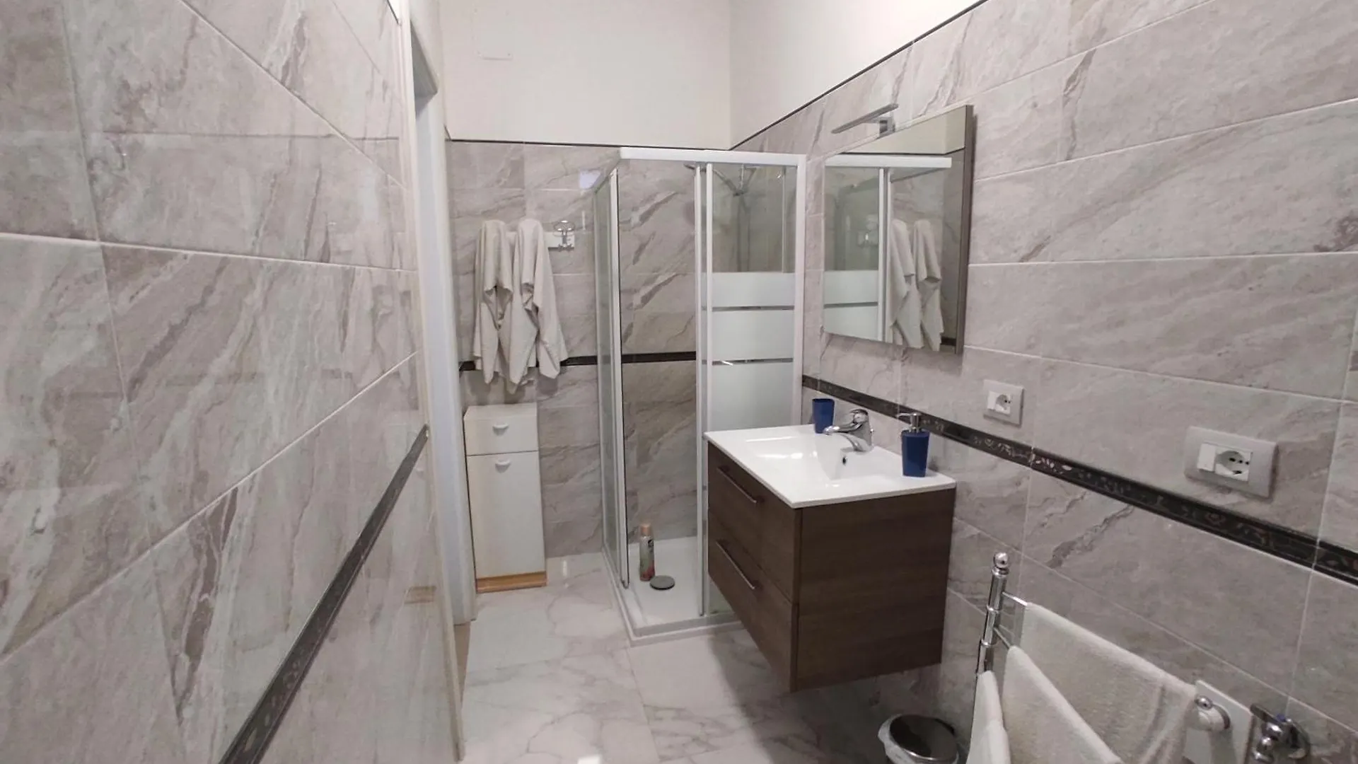 시라쿠사 Amuni' B&B